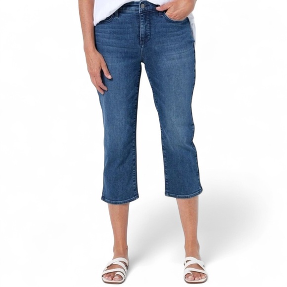 Curves 360 by NYDJ Caliente Slim Straight Capri Size 14 Blue Denim Jeans - Picture 1 of 7